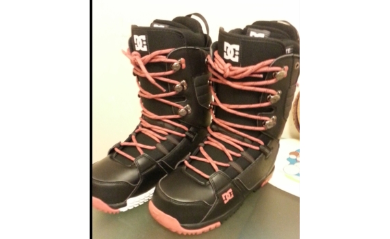 DC Mutiny Snowboard Boots