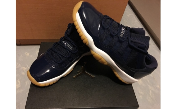 Jordan 11 Navy