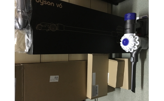 Dyson v6