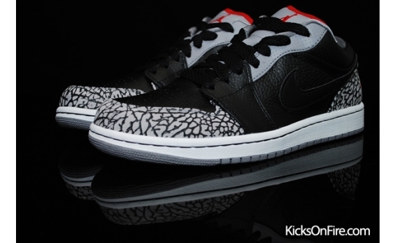 Nike Air Jordan 1 Phat Low Size 9.5 Black Cement 
